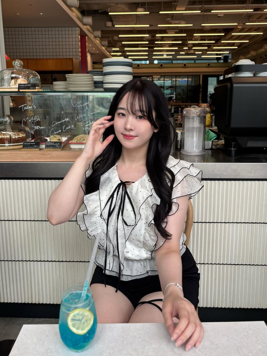 oppaiina's tweet photo. ムラつくデブ女 https://t.co/MAL5p23PTc
