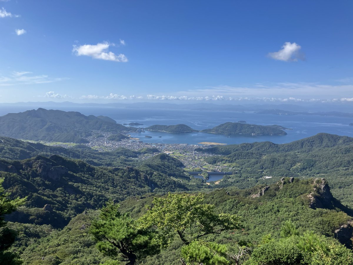 KankakeiRopeway's tweet photo. おはよう(☝️՞ਊ ՞)☝️ウェーイ

気温 20℃

朝から涼風が吹いて寒霞渓山頂は心地良いです！

#山の日 https://t.co/kk1pvQH52H