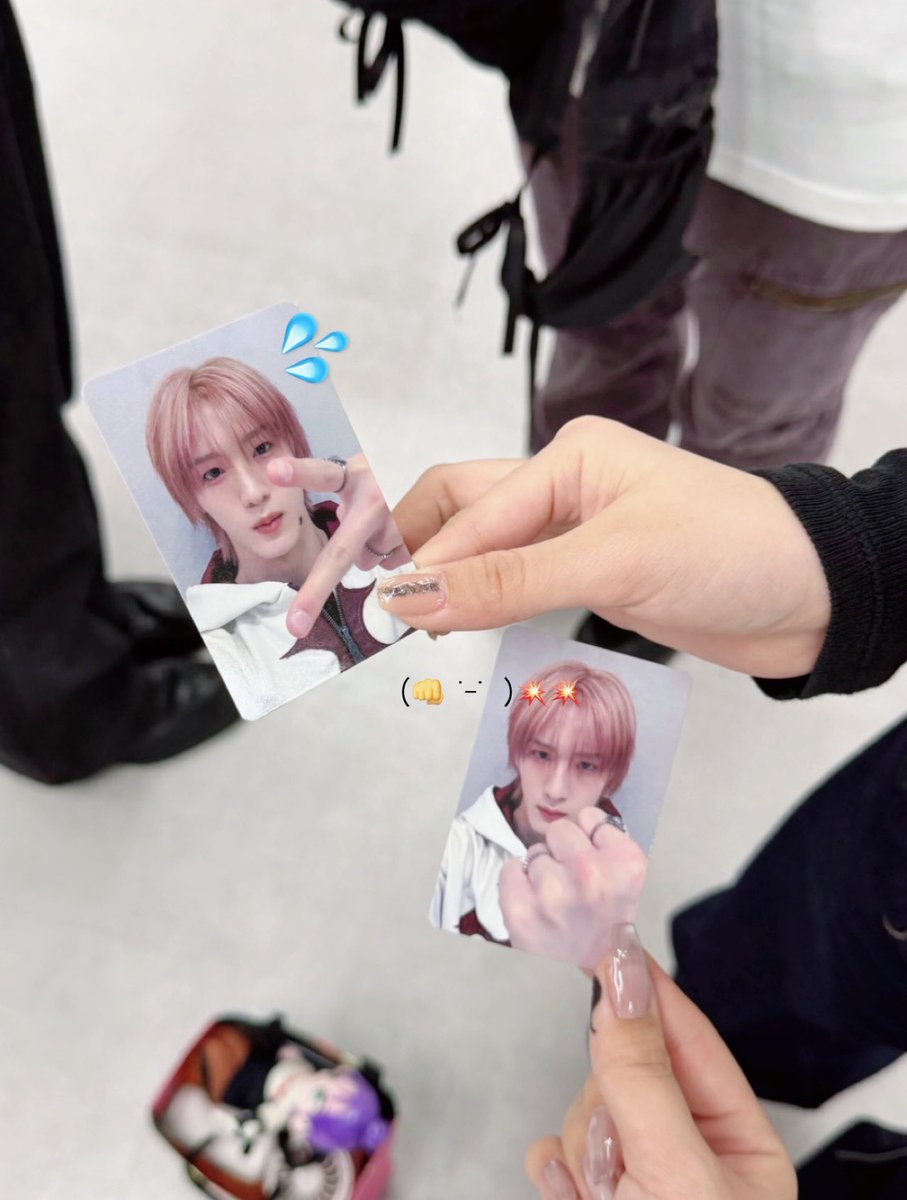 manmaruchans_'s tweet photo. キラキラ思い出の片鱗たち(pq>ω<☆)⌒ .゜⭐️彡✨️✨️ https://t.co/iCLfKUSLIn