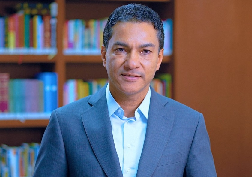 RicardoRoveran's tweet photo. A declaração do Hugo Motta de que o Republicanos apoiará Lula no estado dele é muito grave.

Republicanos é da Universal e o presidente é o pastor e deputado federal Marcos Pereira - representante extra-oficial de Edir Macedo.

Evangélicos da universal vão apoiar o comunismo? https://t.co/rei3INmvXA
