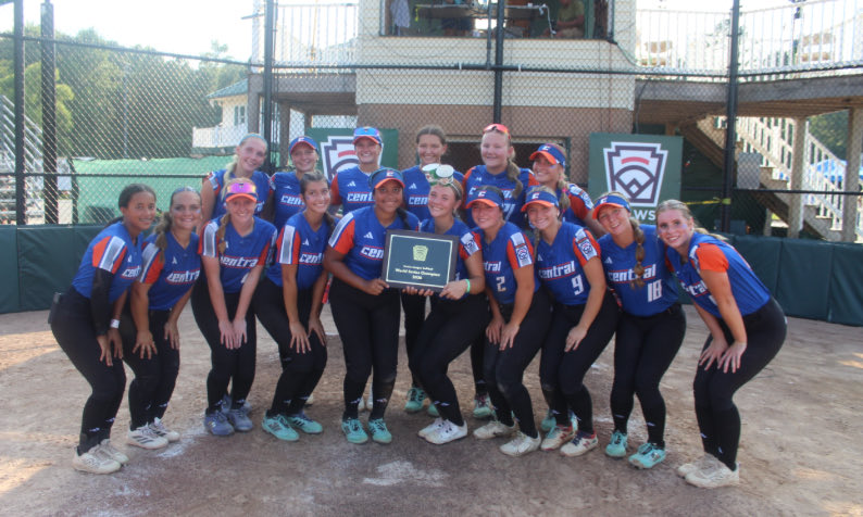 raether2028's tweet photo. We did it! Senior Little League World Series Champs x2🥎. I had so much fun competing against people from all over the world and having the opportunity to play with my teammates. All while creating fun lasting memories.
#LittleLeague #TeamCentral https://t.co/8nxlzh85va