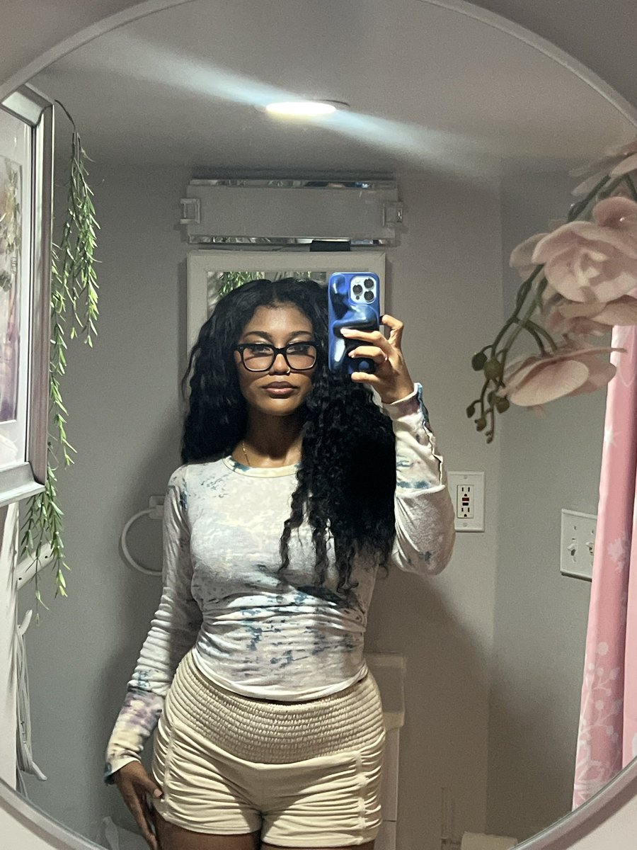 kaylakahlo tweet picture