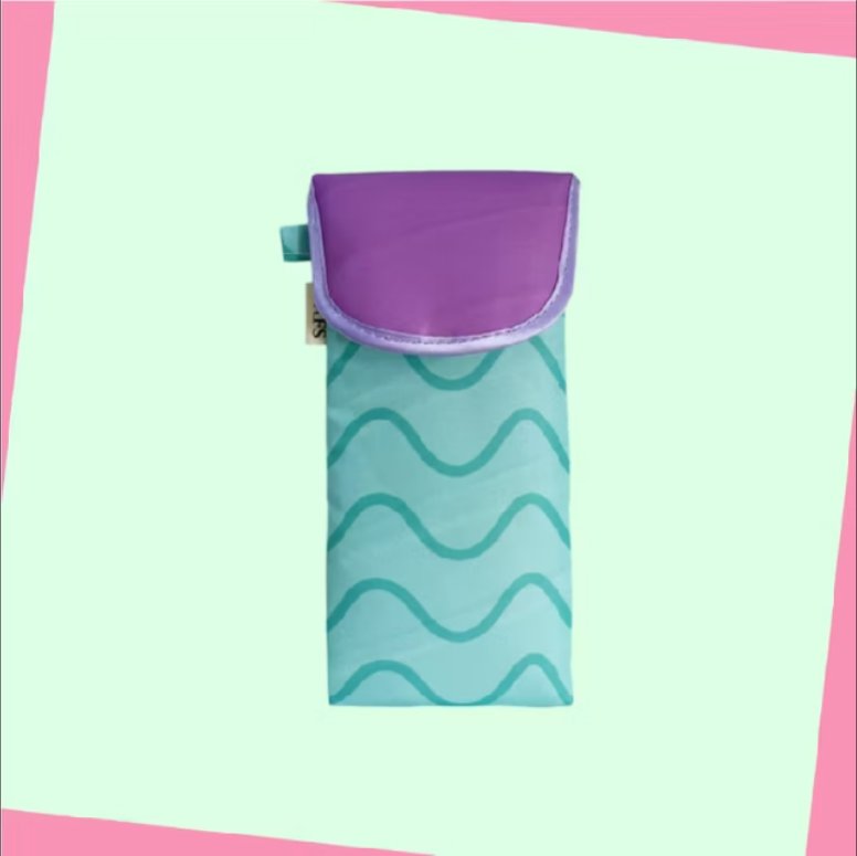 zkdlfr's tweet photo. yang suka barang colorful pasti susah skip yang satu ini 👀🌈

waterproof + compact + cute = pouch yang bakal kepake terus. kacamata juga lebih aman + cuman 50k-an aja🫠

🛒https://t.co/KfV0LLUElh https://t.co/4TqgDj9OeA
