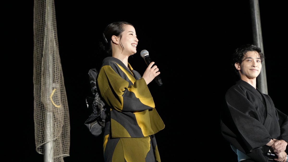 imabari_city's tweet photo. おんまく花火大会に、サプライズで横浜流星さんと広瀬すずさんが駆けつけてくれました😊
お二人が出演する映画『汝、星のごとく』は10月9日㈮公開。撮影は今治市内でも行われました。
美しい瀬戸内の風景や花火がスクリーンにどう描かれるのか…劇場で観られる日が待ちきれません✨

＃汝星のごとく https://t.co/LipRyvAuZk
