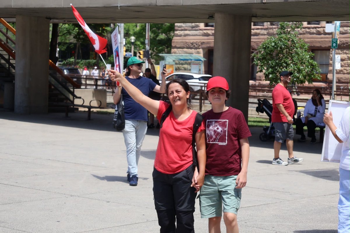 Yusufaltn23's tweet photo. Özlem is walking with thousands of hopes behind her. We worked, contributed, paid taxes and made Canada home. Please help TS2023 families continue that journey. @marcomendicino @KevinVuongxMP #ExtendTS2023 #MarchToOttawa https://t.co/WvyBlVSB07
