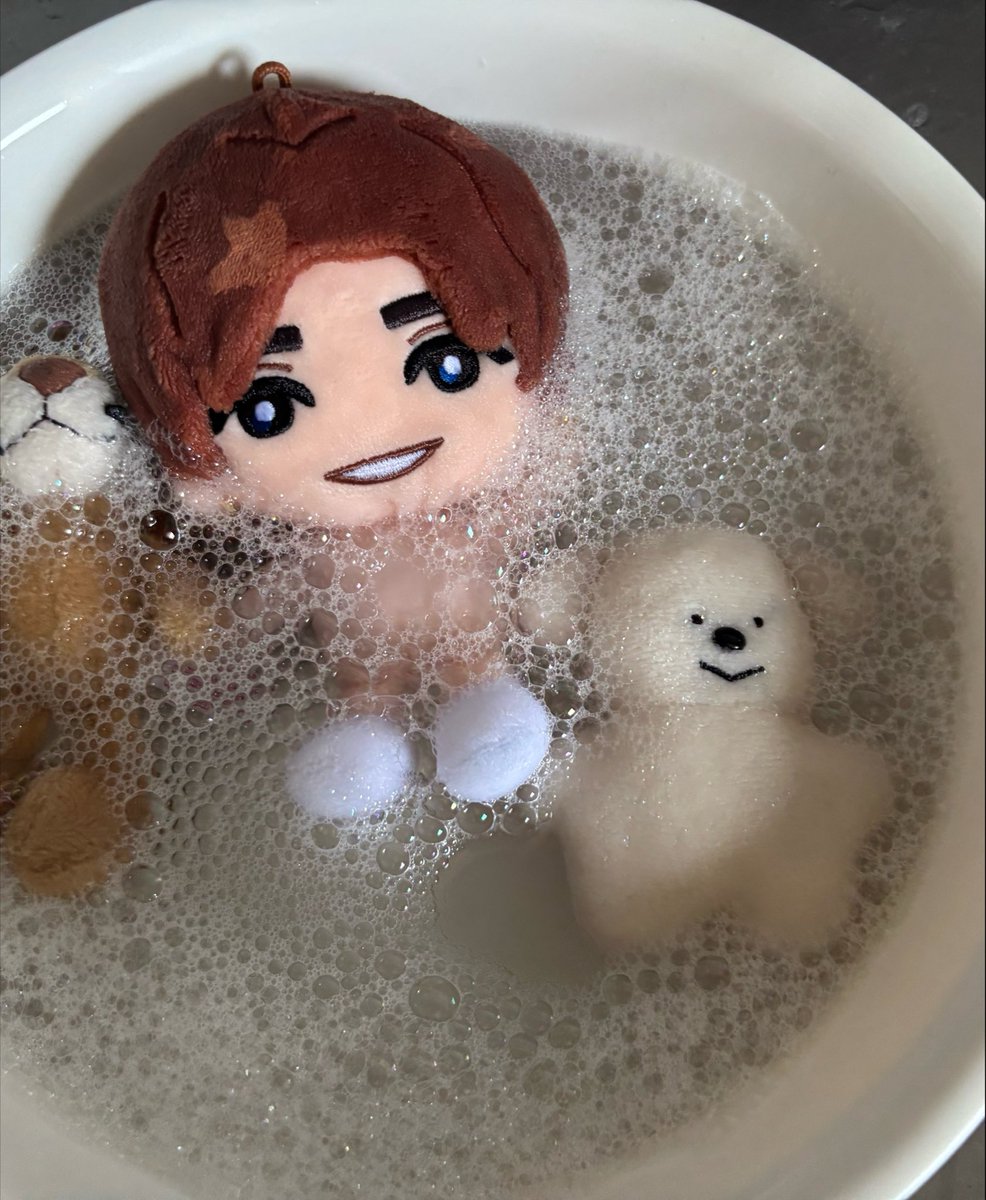 shiotiru's tweet photo. じゅりぬい、気がついたら年季入ってて入浴🛀 https://t.co/mITHid1ZqL