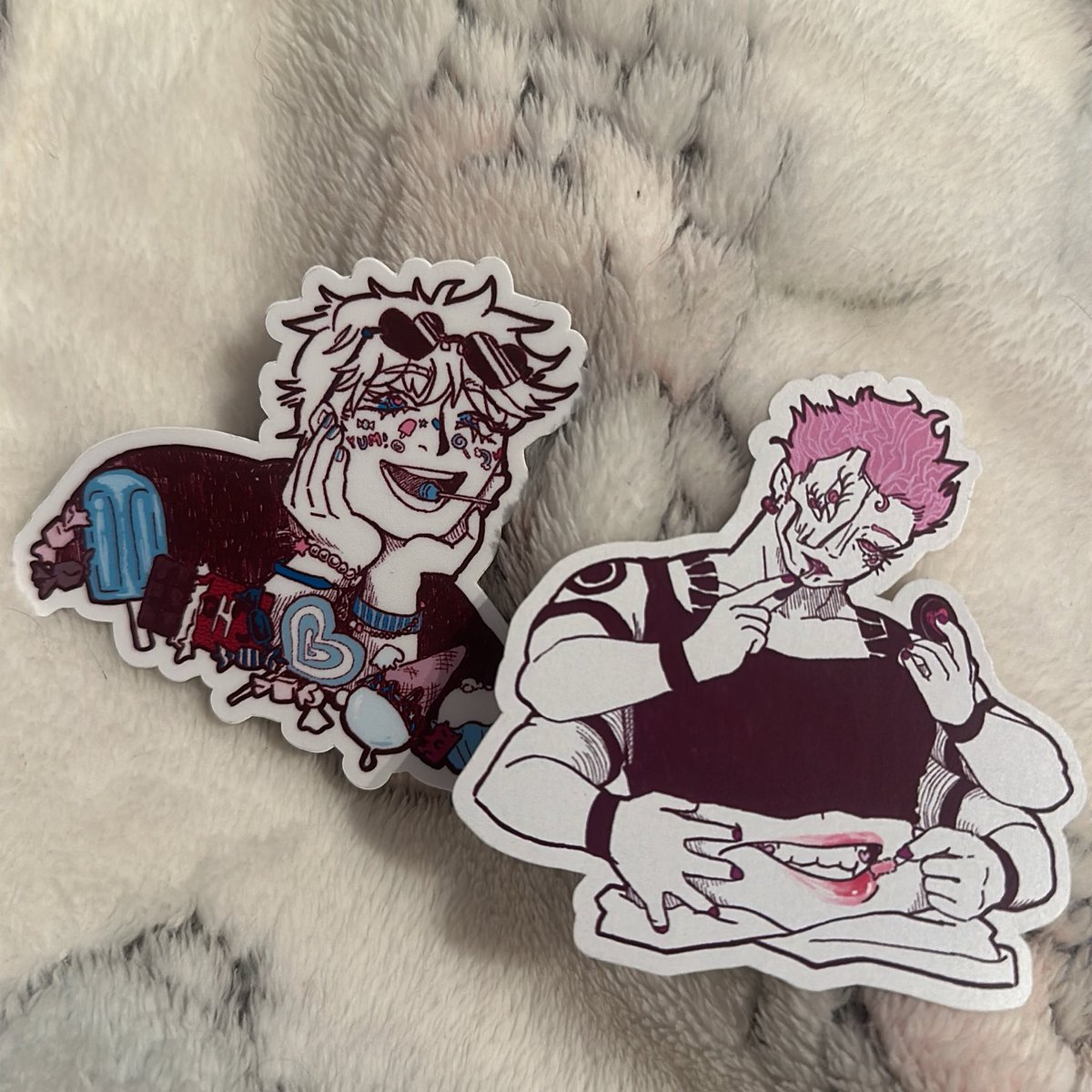 SUKULENCE's tweet photo. got these stickers at my local con from @h00die_ink !! more sukuna in makeup please 😁 https://t.co/QcAEcvcrXX