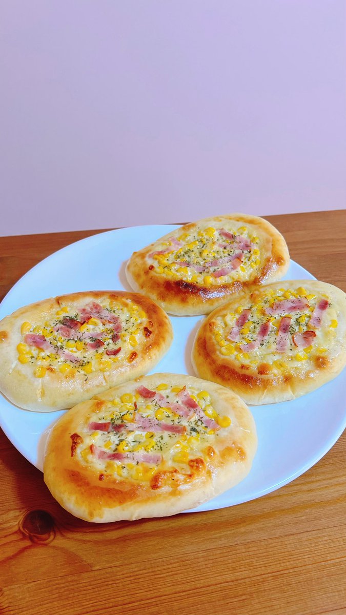 keikei08080808's tweet photo. コーンマヨベーコンチーズパン✨

パンがふわふわで美味しすぎでした😆 https://t.co/GQIgduFPpR