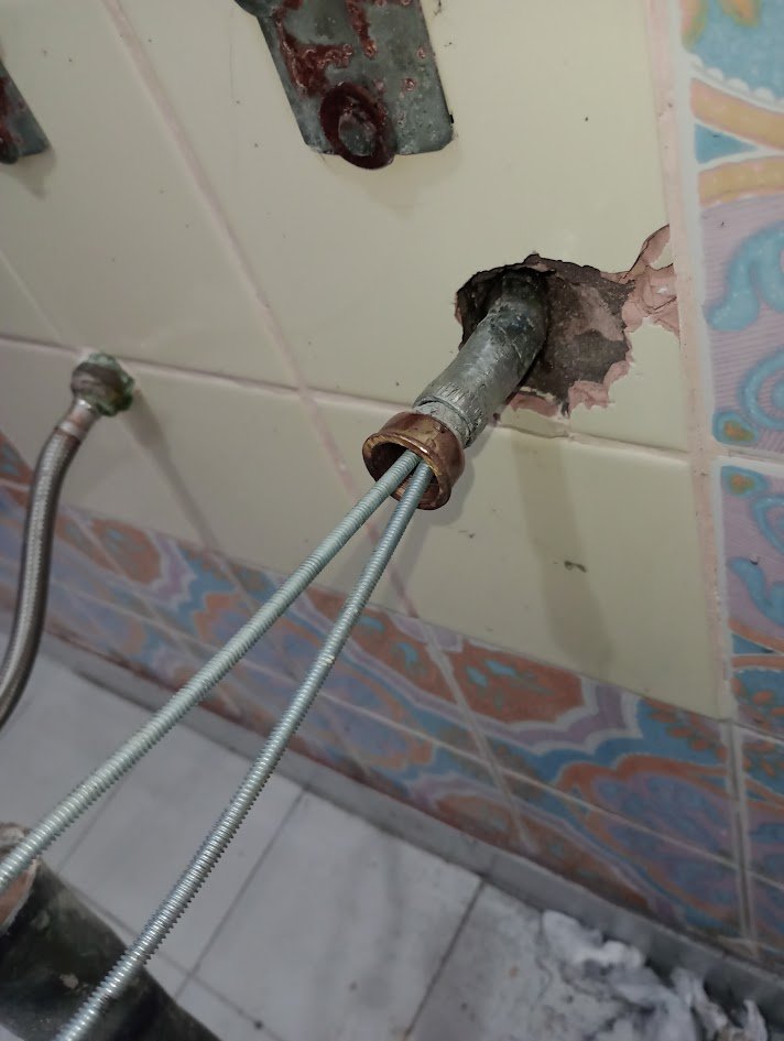 _____Frank_'s tweet photo. Soldadura en caño de plomo partido https://t.co/BbMFZu5vpq