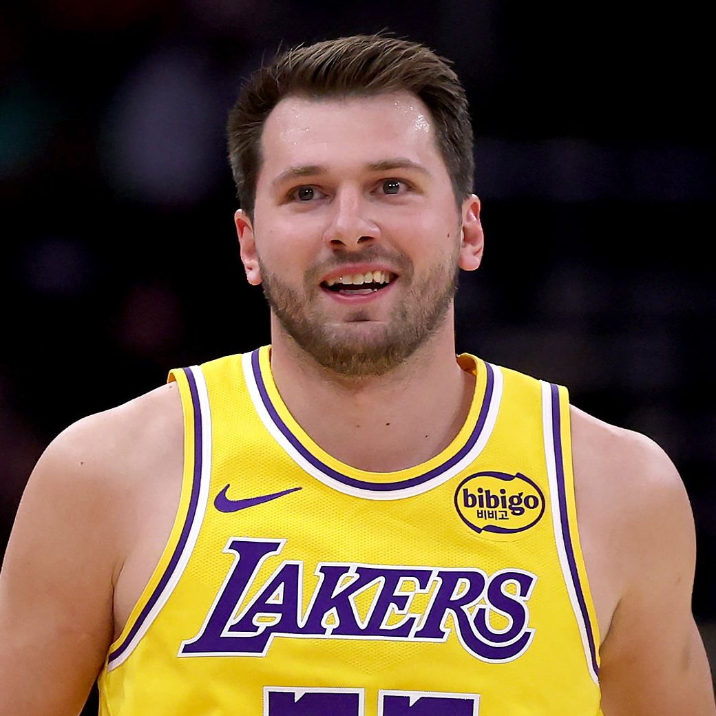 PurpGoldLakers's tweet photo. Malika Andrews (ESPN's lead NBA host) has the Lakers fighting just to reach the top six and in danger of dropping into the play-in (via NBA Today):

"I see both of these teams [Lakers and Celtics] as having actually fairly similar paths. They're both going to be fighting to be sort of in that top six, maybe in danger of falling out of that top six"