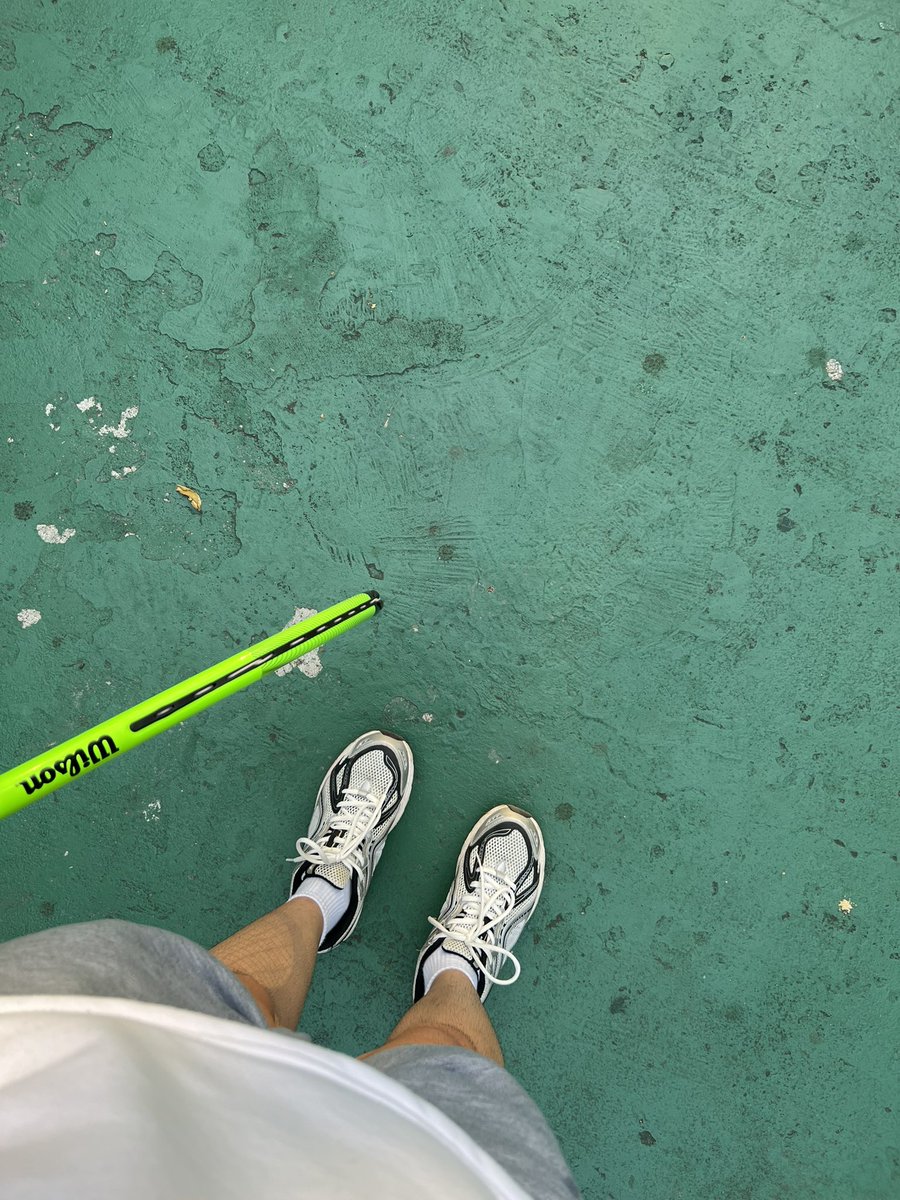 McdoLargeMeal's tweet photo. It’s so nice to be back! Tennis? anyone? https://t.co/ohumzPFIvD