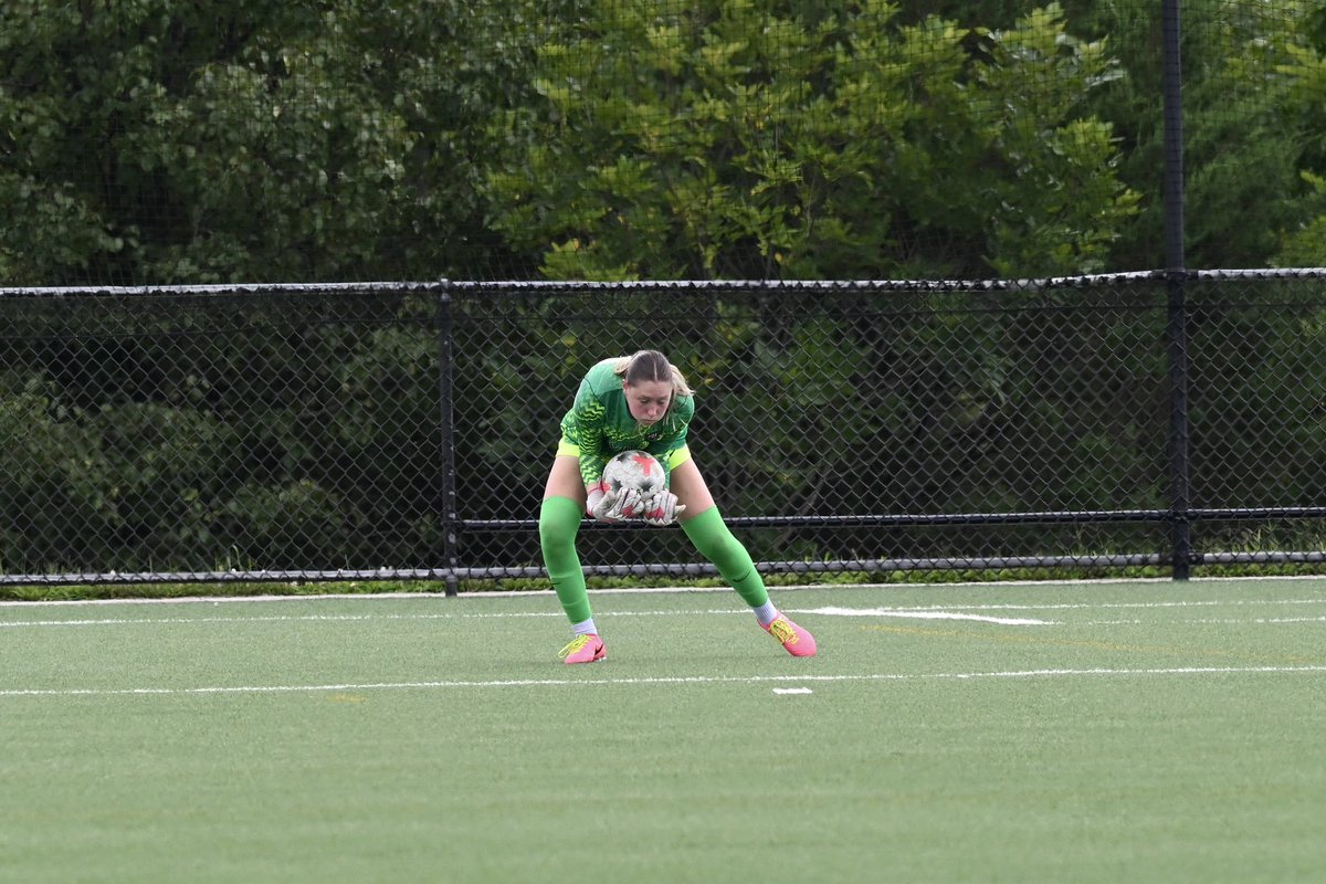 AsrielleSilver's tweet photo. Feels so good to start this year pain free! VDA Take ✌🏻….cannot wait to see what our team will accomplish this year! #VDA U16. 2010/2011 💪🏻💪🏻💪🏻⚽️🧤 https://t.co/9zJZDRfwPn