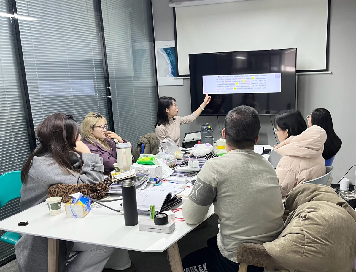 RyannEmswiler's tweet photo. Just wrapped up a productive team sync – brainstorming great ideas for our Q4 project! Ready to dive into tomorrow’s tasks. #WorkLife https://t.co/mT65WS1oBK