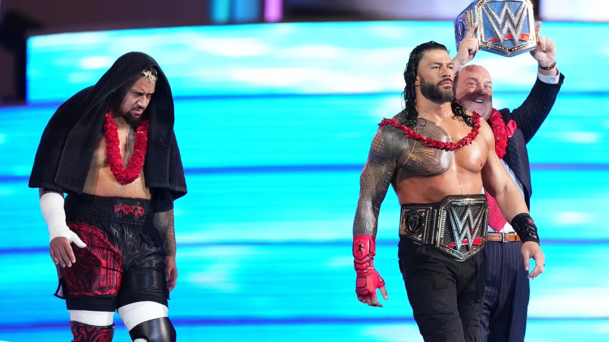 FadeAwayMedia's tweet photo. Solo Sikoa could possibly re-join the Bloodline tonight. 

#WWERAW https://t.co/jjVtlzZDcW