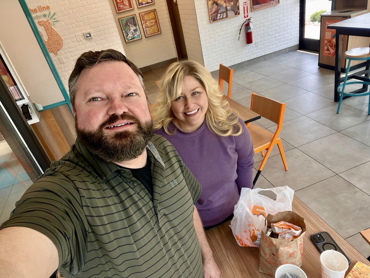 AdamMonroe77's tweet photo. Went to the new @Popeyes in the east end of #TheVille and it was goooooood! Highly recommend this new location if you like #Popeyes #Chicken #Shrimp #Louisville https://t.co/PHKPHvNw4J