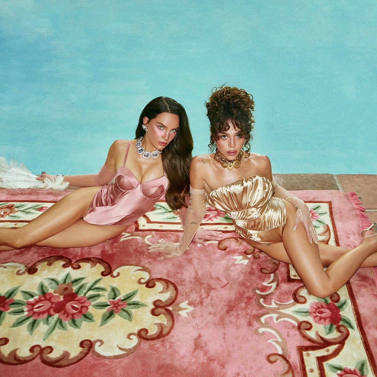 OMGcelebriteen's tweet photo. ¡Ya viene la colaboración de #Danna y #Belinda! 🤩🎶😍
Se llama "Dolce vita".
Fecha de lanzamiento: 27 de agosto. https://t.co/9rBtHC3MCW