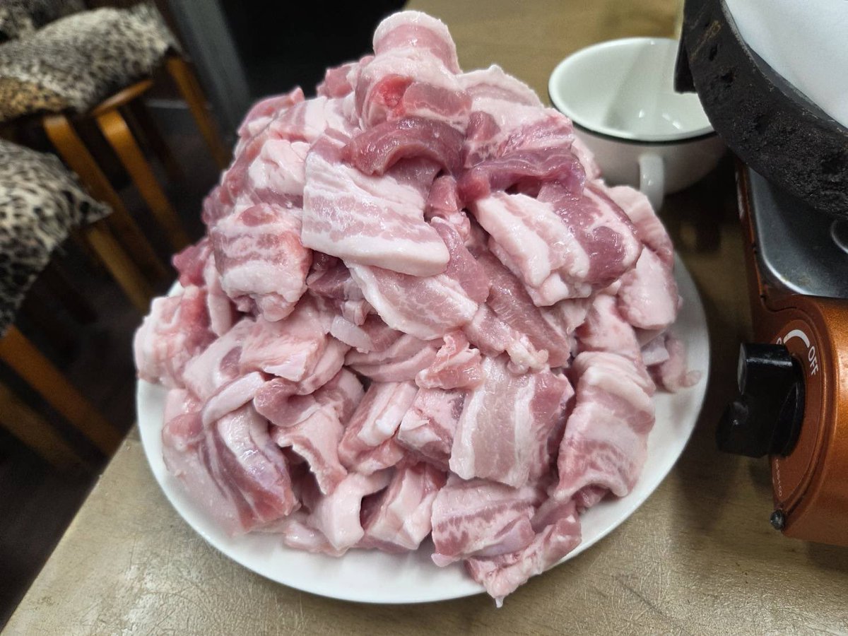 tottemo_otaku's tweet photo. 致死量のサムギョプサル https://t.co/LVObSDIlIW
