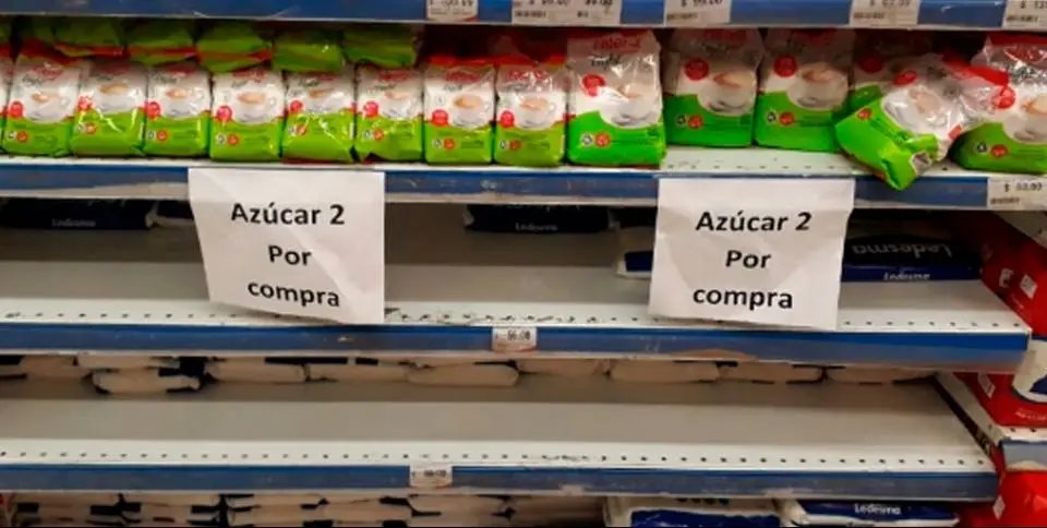 IngenieroCAB's tweet photo. No sólo no podías comprar dólares libremente... tmapoco podías comprar azucar, harina, yerba, aceite, nafta.

Sigo LA PUTA QUE TE PARIÓ? Cínica del orto. https://t.co/ZQn4XiESUp