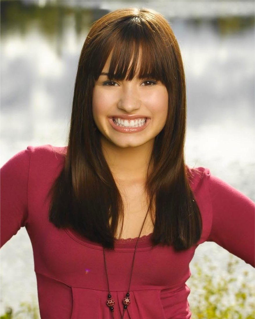 poptime's tweet photo. Envelhecendo igual vinho, primeira imagem de Demi Lovato como Mitchie Torres em “Camp Rock 3” foi divulgada.

2008 // 2026 https://t.co/6FiZMgrVAV