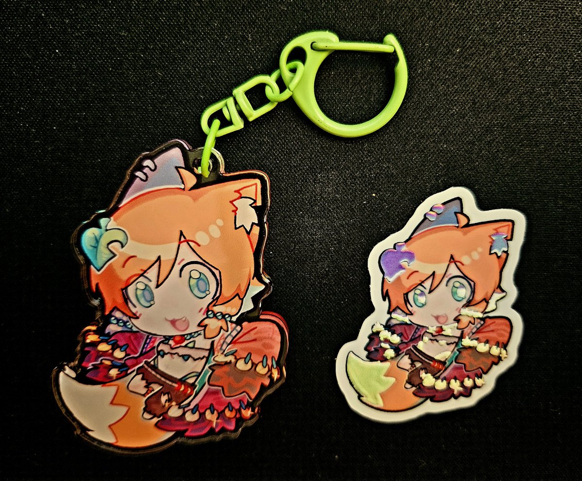 nonixmite's tweet photo. Thought I'd share some new Mozzu merch courtesy of @ACGGoods. The design is by Mozzu herself! ๐ฒ
The keychain size turned out perfect, and the holo stickers are super fun to look at. Now I just need to figure out where to put them ๐ค๐คฉ #PichiLive ๐น https://t.co/gZBxvr1pJd