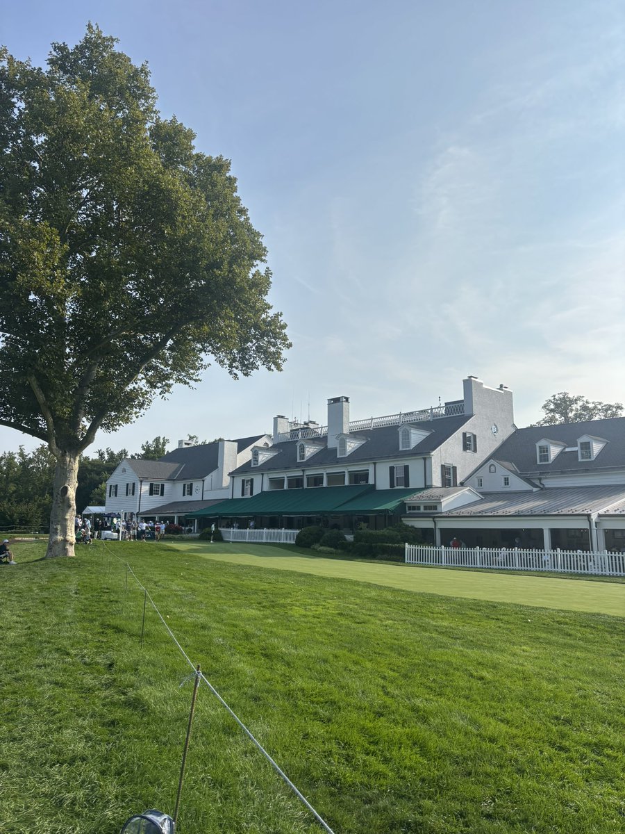 taifeltonterp's tweet photo. What a property. #footballs https://t.co/oGYra43U3M
