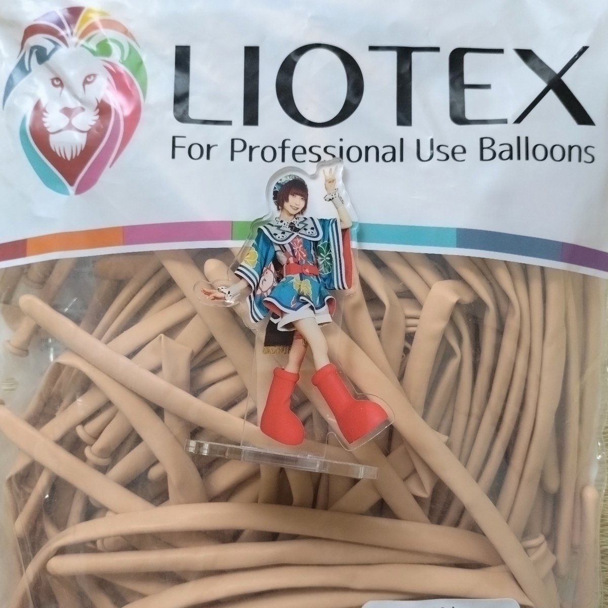 balloon_yayado's tweet photo. 【独り言】
LIOTEX🦁のダスクカラー、ほぼイメージ通り。ブラッシュ(肌色)も今後使うにあたって良さげな感じ。
あとは、胴体部分の制作方法さえ決まれば。🤔
#リオテックス
#liotex https://t.co/7w85mROvI7
