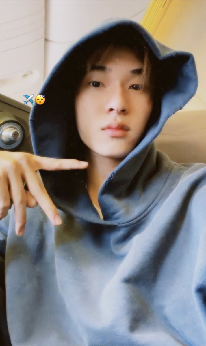 ttpksj's tweet photo. teeteepor are officially leaving new york..someone hold me while i cry 

have a safe flight teetee and por 🥹 https://t.co/qpsaxOekK9
