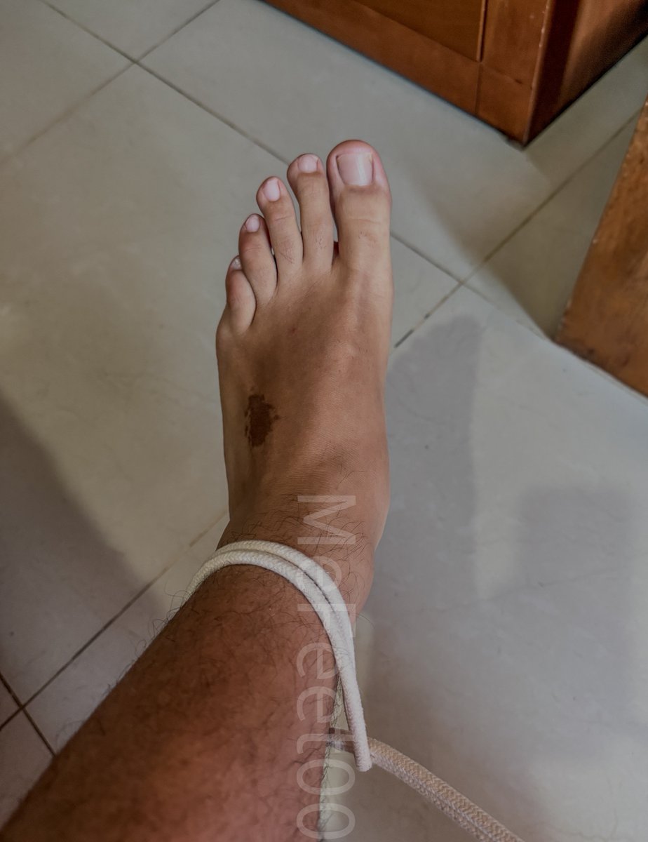 Mefeet00's tweet photo. Helplessly tied, but my soles still know how to tease. Watch them wiggle and show off every detail... Want to come untie me or just watch? 😈 Link in bio for full clip.

#malefoot #tiedfeet #feet https://t.co/suFEeYFTJP