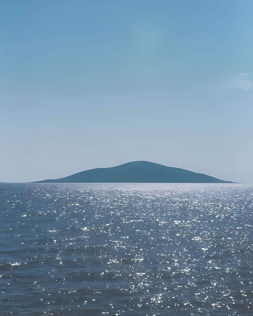 aestheticspost_'s tweet photo. Shining waters. https://t.co/SCOVMNWE2V