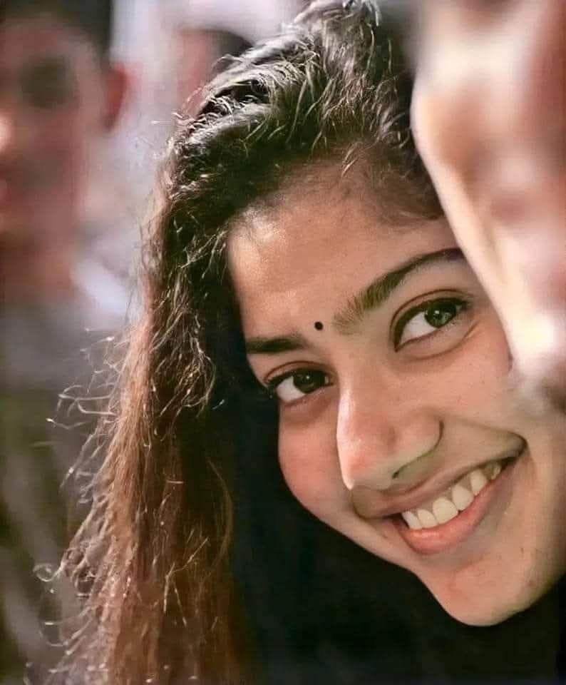arun9600409064's tweet photo. வாழ வேண்டும்
என்பதற்கும்...

வாழத்தான் வேண்டும் என்பதற்கும்..

வித்தியாசங்கள்
ஆயிரம் ஆயிரம். https://t.co/CIEl0dLKJa