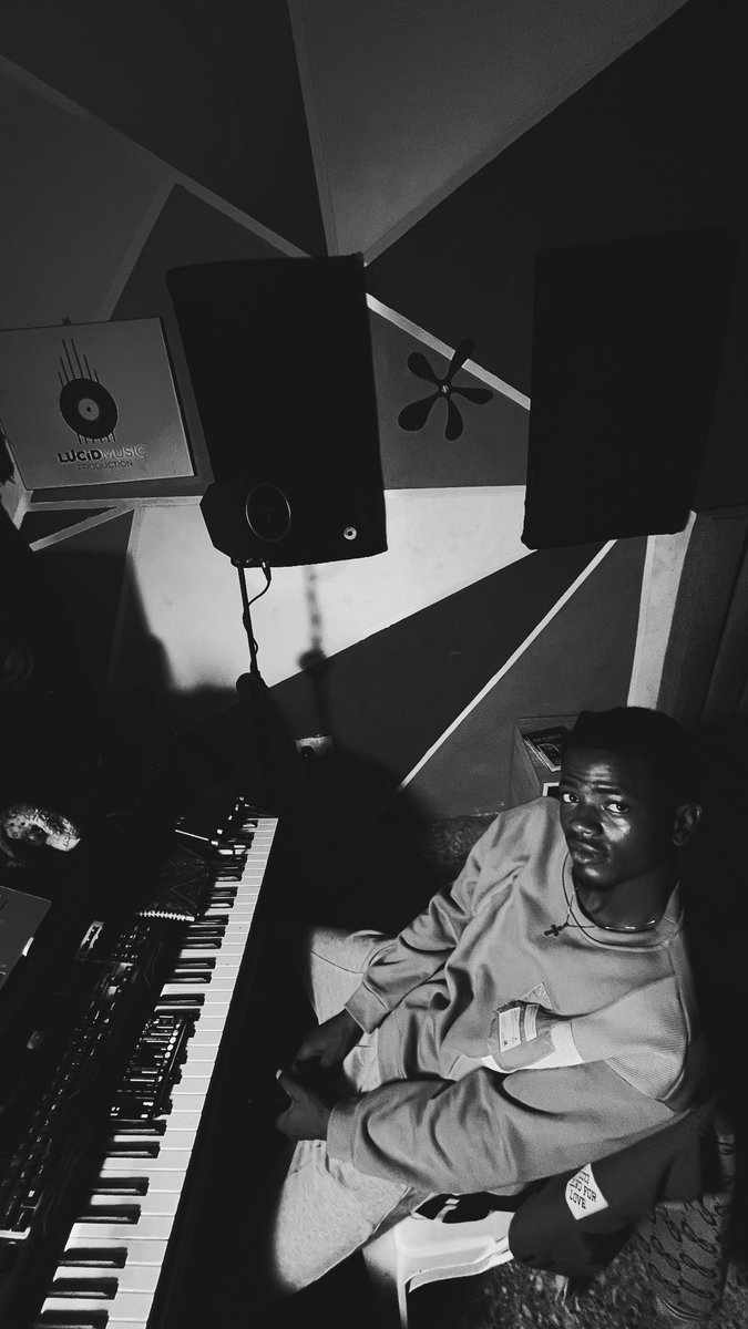 wrioVerse404's tweet photo. …studio ❤️🎧 https://t.co/sO5HzFPf8b