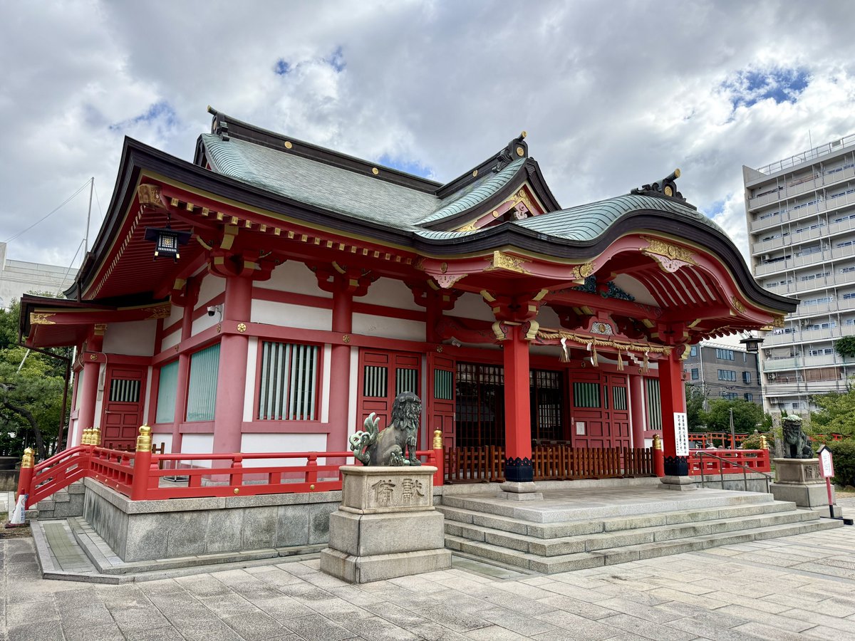 nepio100's tweet photo. 大阪の西長堀、旧土佐藩邸、岩崎弥太郎邸跡でもある地に建つ土佐稲荷神社⛩️

創業の地なのでしっかりと三菱マーク入り https://t.co/YVdwWDPyuj