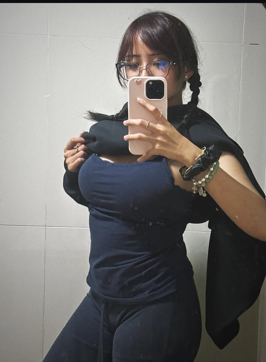 onlyashhhhhh's tweet photo. Am I approved as a baddie?
 'NEWBIE' Babe😀 https://t.co/ANKljdpRfF