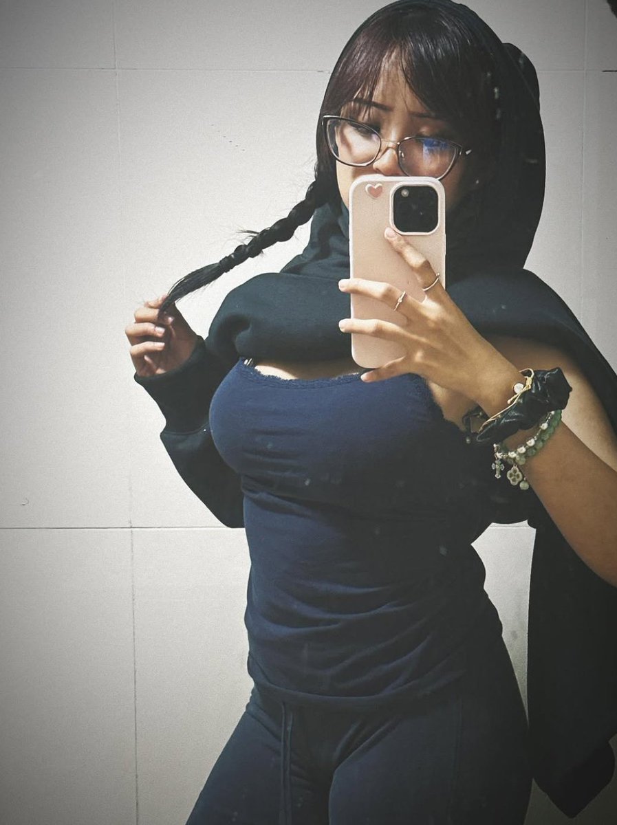 onlyashhhhhh's tweet photo. Am I approved as a baddie?
 'NEWBIE' Babe😀 https://t.co/ANKljdpRfF