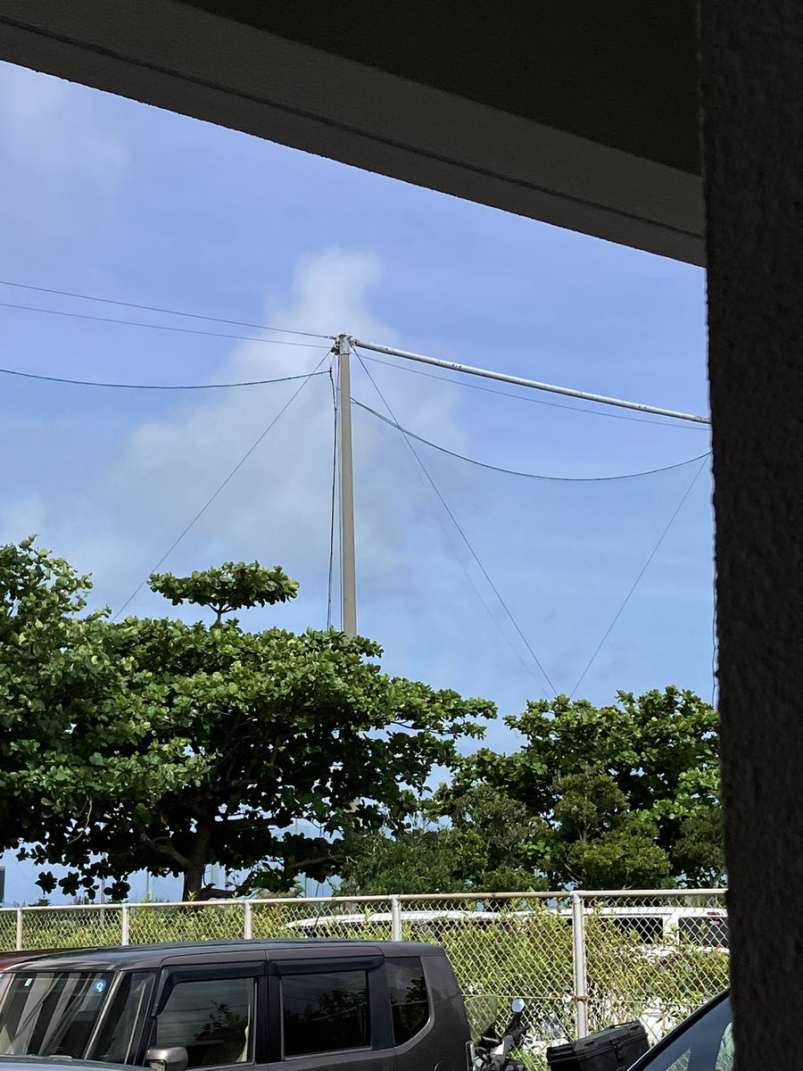 chatan_daikichi's tweet photo. おはようございます 
大吉北谷店です✨ 

現在の気温は28℃🌤️

本日からしばらく天気崩れそうな予報です😮‍💨
お出かけの際は傘を持ち歩くのをお忘れなく☺️

今週もよろしくお願いします🤗
#企業相互フォロー 
#企業公式冬のフォロー祭り 
#いいね 
#沖縄 
#北谷 
#買取 
#リサイクルショップ https://t.co/Hl3rJRfjFt