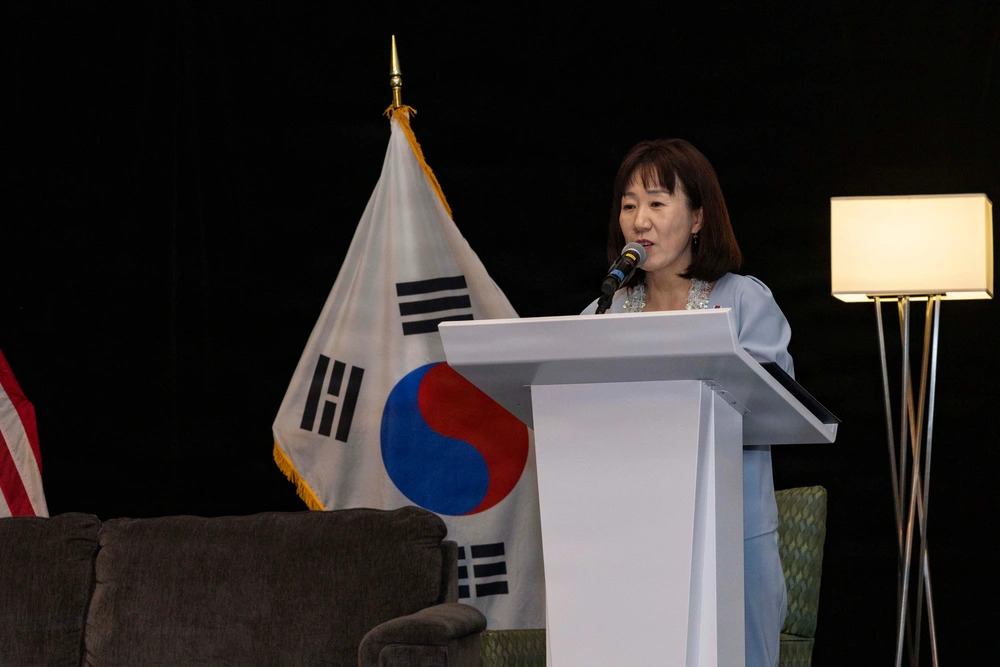 dodpaa's tweet photo. DPAA &amp; South Korea's Ministry of Patriots and Veterans Affairs signed a MOU at the Korean/Cold War Annual Briefing to strengthen the search for missing heroes. "We will never stop searching until the very last person is returned." Read story here https://t.co/x5PlfQCjCG https://t.co/COqY0uEses