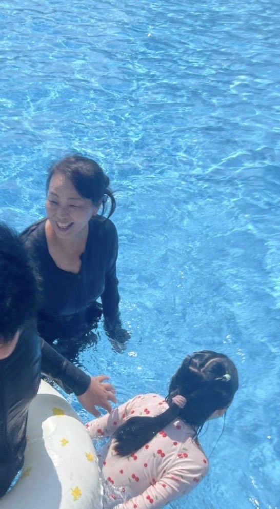 jeanne_otsuru's tweet photo. 教室の子どもたちと学校の夏休みは一日中一緒にすごす毎日、
プール、夏祭り、科学技術館、
大阪水道記念館、くらしの今昔館、あべのタスカル、子どもたちは宝。
笑顔のために成長のためにいろんな体験をさせたい。
しかし、猛暑、スタッフもふらふらだけど頑張ってくれて感謝🌸🌸 https://t.co/6zqdrk37G3