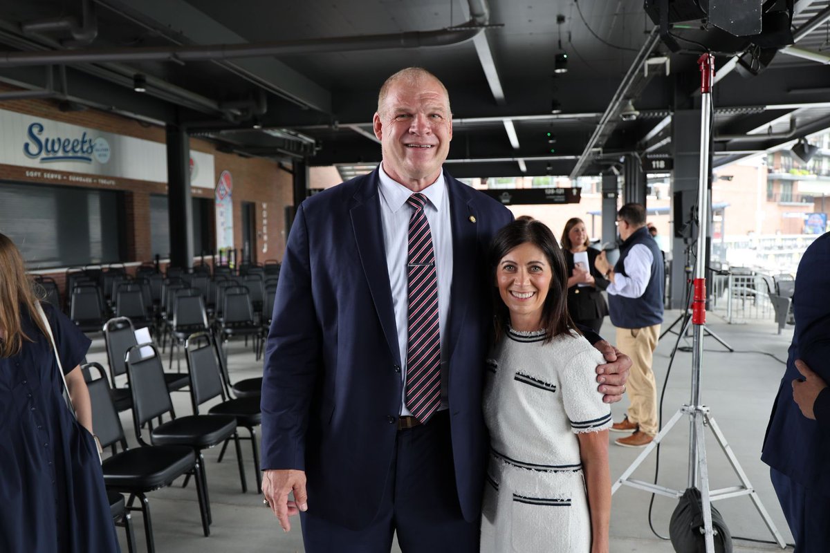 GlennJacobsTN's tweet photo. Congratulations to my friend, Betsy Henderson! I can’t think of anyone better to take over the reins as mayor. Knox County is lucky to have you! https://t.co/QR5JQ92vWd