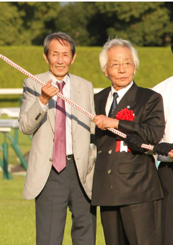 yasuurdi1's tweet photo. 8月12日の命日
武邦彦さん（享年77歳）
2016年に栗東市内の病院で亡くなりました
現役時は騎手・調教師として活躍し
騎手として1100勝をあげターフの魔術師と
呼ばれました
調教師としてもバンブーメモリー等を
輩出しています
武豊騎手・武幸四郎調教師の父としても
知られています
#武邦彦 https://t.co/owUNYZHtTm