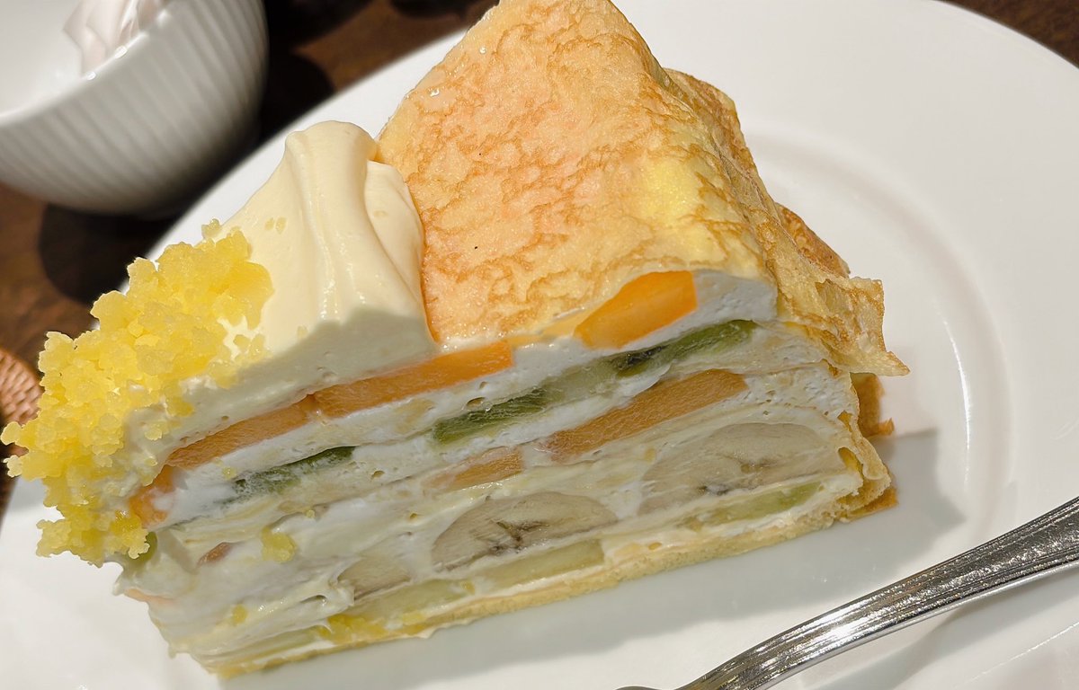 yut6005's tweet photo. HERBS大好きやから帰省する時は家族分買うのが習慣になってる。特にミルクレープが1番好き！ https://t.co/Bx09zRgMnR