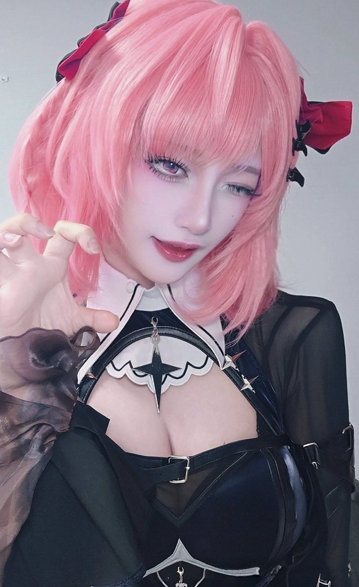 Yoonmin_cos's tweet photo. #Remielle #zzzero https://t.co/zAUcmosbt4