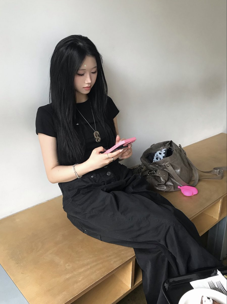 chaeleee_'s tweet photo. #rt이벤트 #광고

[ rt 추첨을 통해 3분께 선물을 보내드립니다! ]

그래그에서 시그니처 하트 보조배터리를 >>네온 에디션으로 새로 출시했어요!!

맥세이프 자력도 짱짱하고 굳이 유선 불편하게 안 써도 돼서 너무 좋음..👍🏿
카톡 선물하기로도 구매&amp;선물 가능해서 친구 생일선물로 주기도 딱이다👩🏻‍❤️‍💋‍👩🏻 https://t.co/eBfhvP2w9m