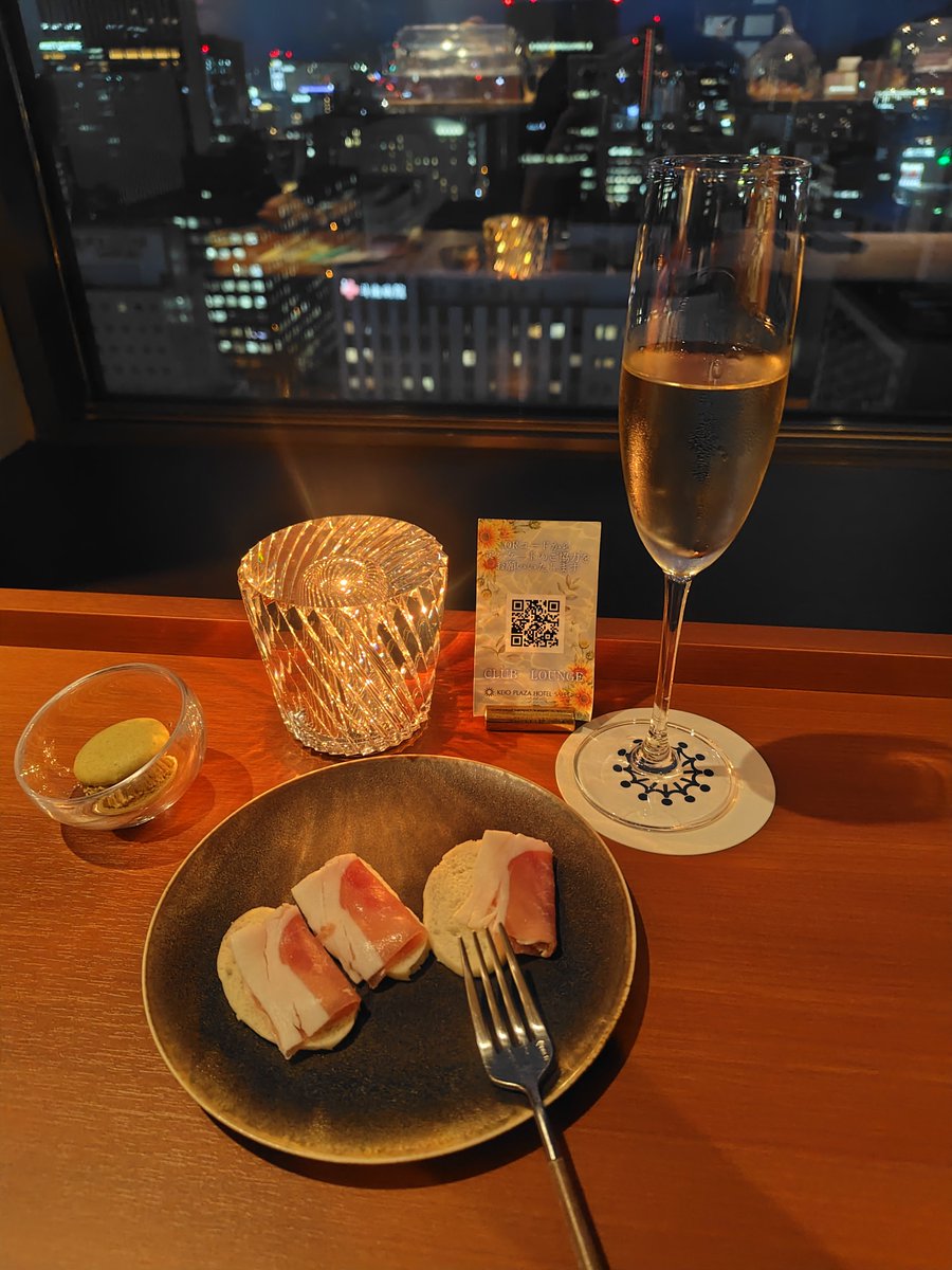 kisk0510's tweet photo. クラブラウンジ来てる！
綺麗だなー https://t.co/ee49kRJIpL