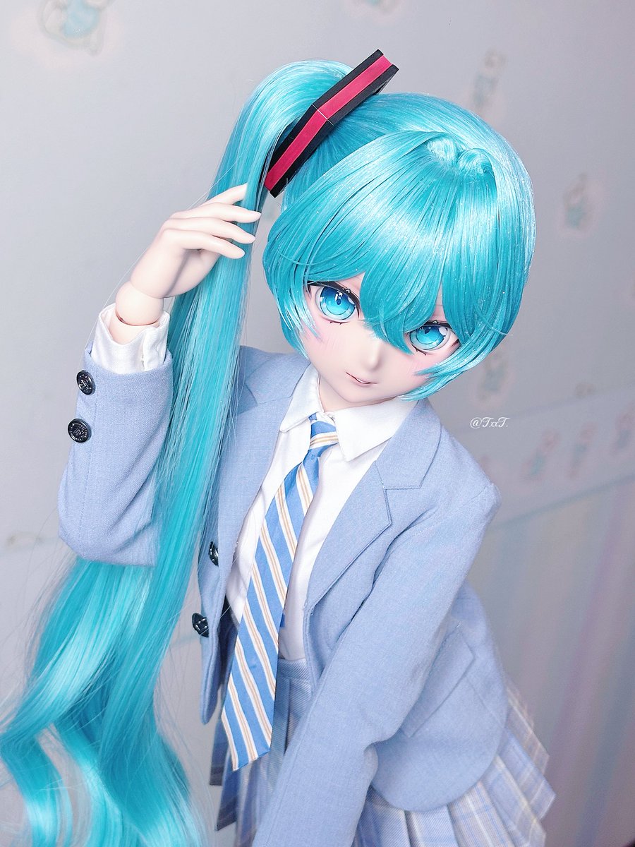 ForxChaCha's tweet photo. 高校生ミク🩵💼
#初音ミク
#ドリーフィードリーム https://t.co/67DUvlmlkK
