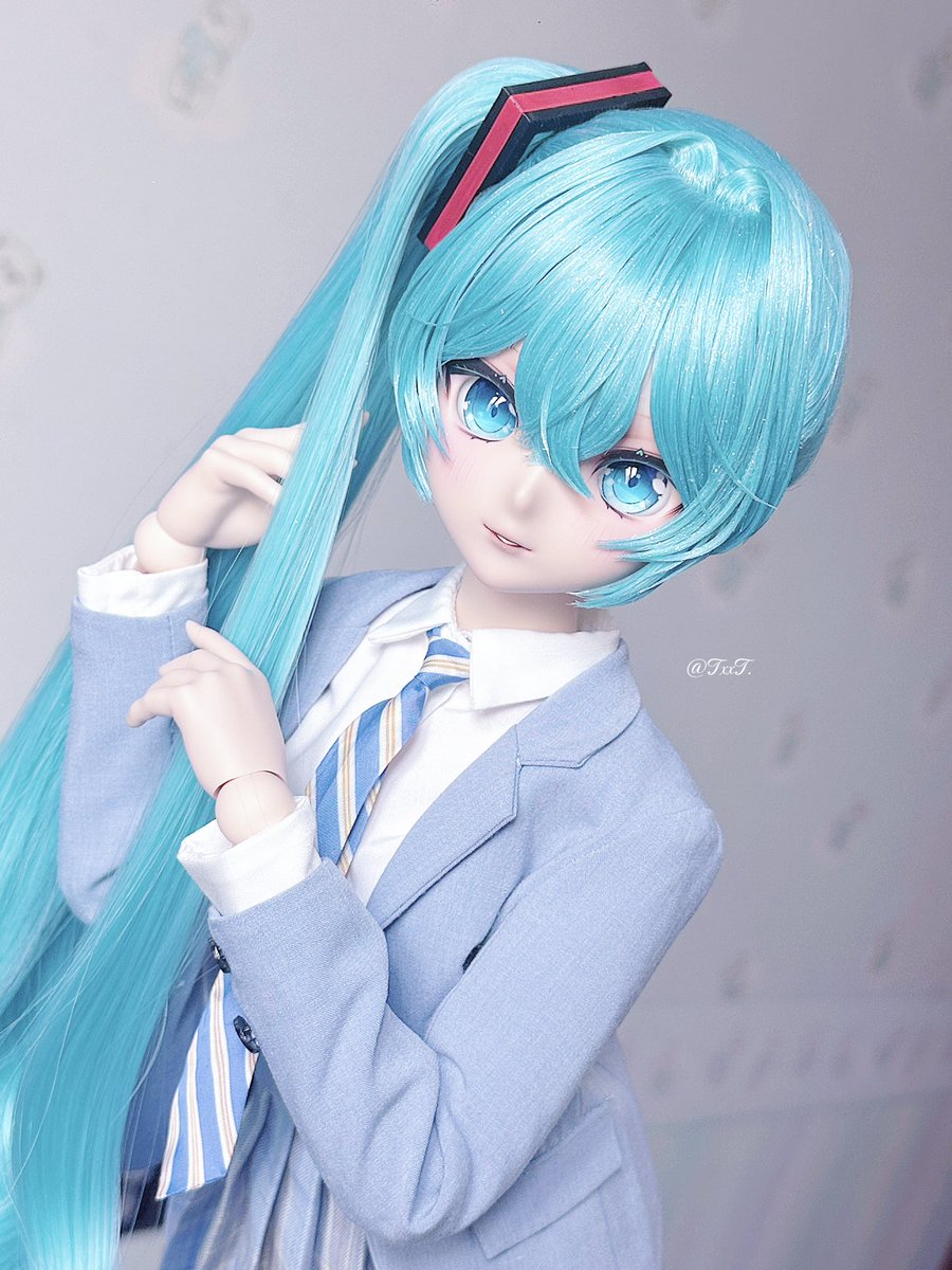 ForxChaCha's tweet photo. 高校生ミク🩵💼
#初音ミク
#ドリーフィードリーム https://t.co/67DUvlmlkK