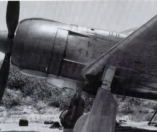 contrail202011's tweet photo. 英国の五式戦の滑油冷却器は四式戦の大きなモノですが、本来の五式戦の機首下の滑油冷却器の形は大小数種類ある様です。
画像1が試作1号機の冷却器で仮に前期型と呼びます
画像2は吸入口が小さめの冷却器で前期型かその改修型
画像3が吸入口を出来るだけ大きくした冷却器で後期型になるかと。
(続く https://t.co/qkOJrH5Y4C