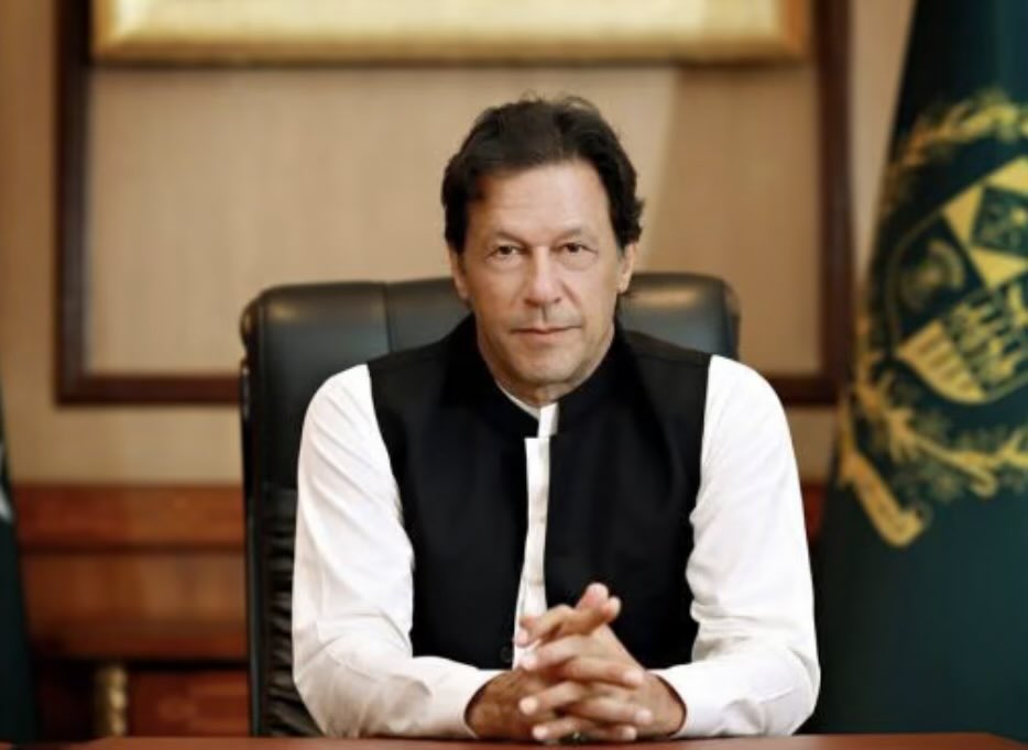 enkidureborn's tweet photo. ٹائم لائن پر عمران خان کا ذکر تو بہت ہے۔ تصویریں بہت کم ہیں۔ سبھی انصافی اپنے اپنے اکاونٹ سے ایک ایک تصویر تو لگا دیں۔ https://t.co/FdQmQYaLZT