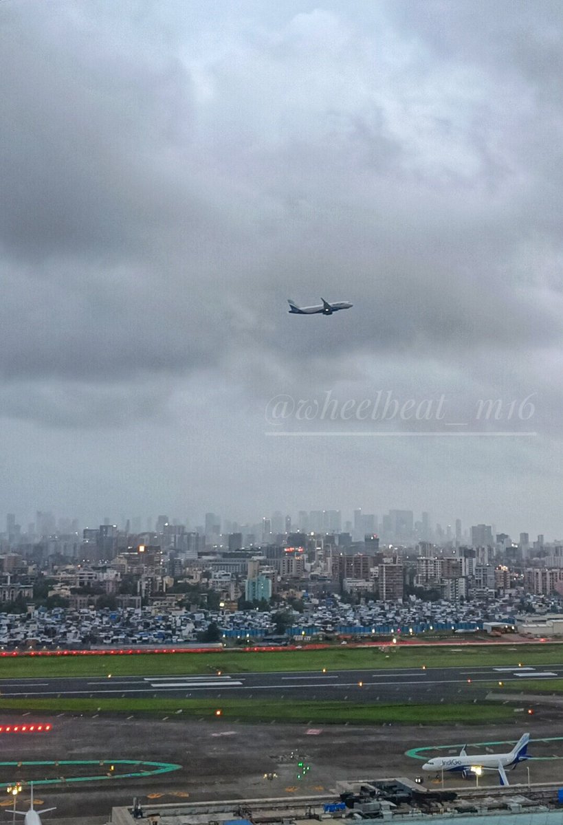 wheelbeat_m16's tweet photo. Let’s see your “look down” captures!
#theme_pic_India_airports https://t.co/EAtUbHxRjj