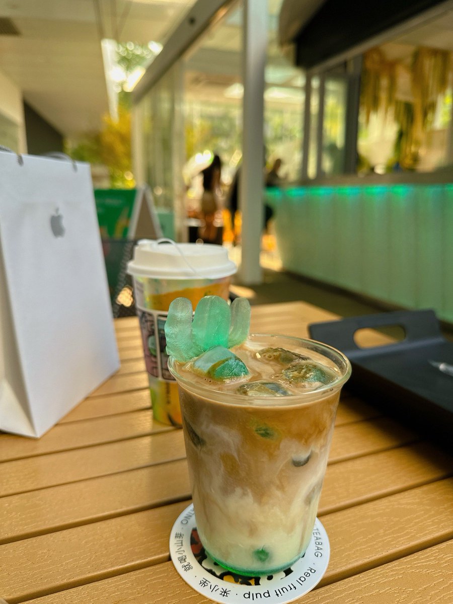 BenbahouI's tweet photo. Craving a quick, refreshing pick-me-up Whip up our 5-minute iced lemon mint latte: muddle mint, squeeze fresh lemon, top with cold oat milk u0026 a shot of espresso. No fancy tools needed! https://t.co/bU5pOxX4uw
