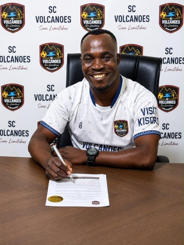 AlexMandera's tweet photo. Welcome home Coach
We are #SCVolcanoes
#VisitKisoro https://t.co/if7hxzHmU6